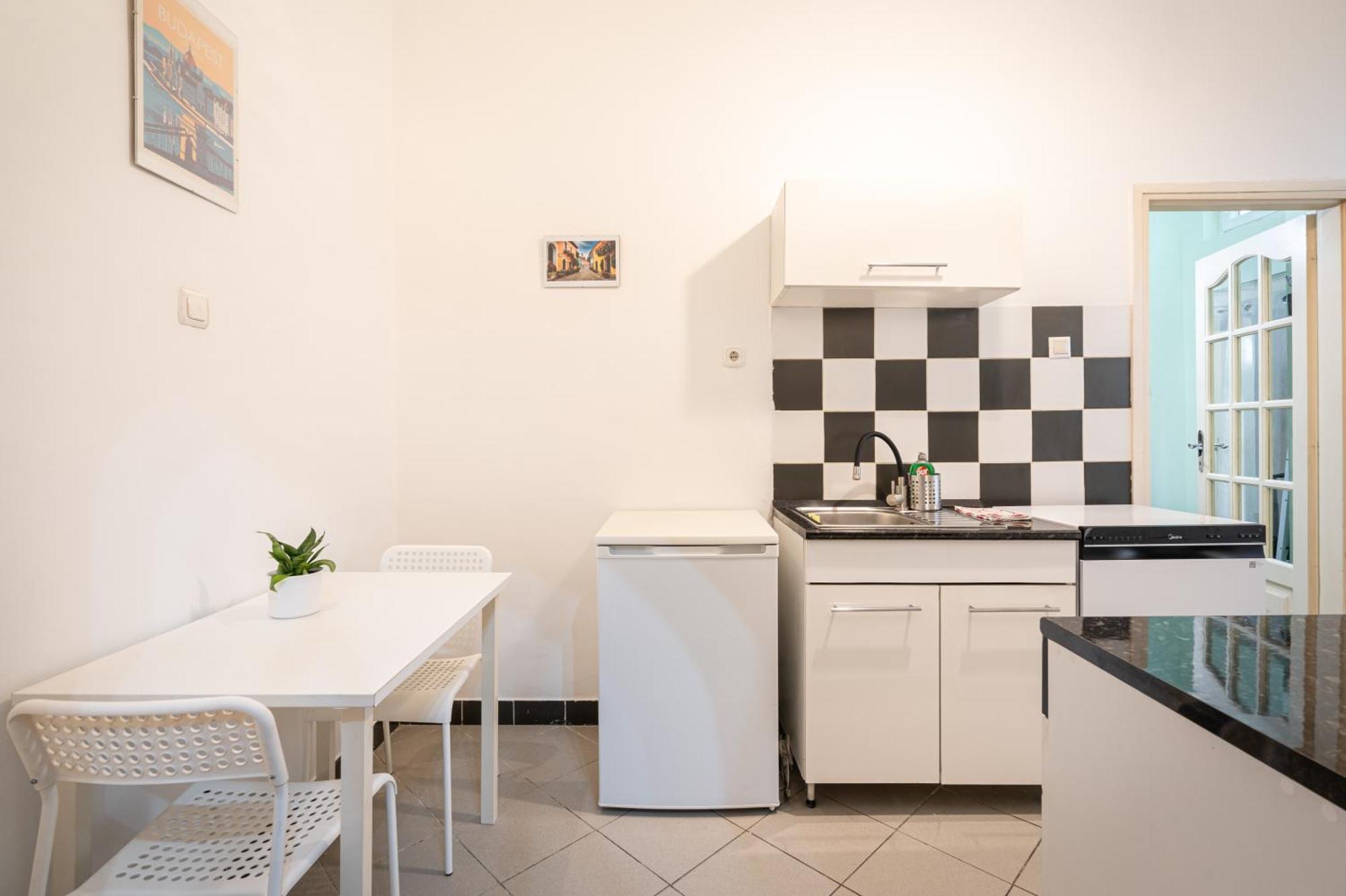 Affordable Heroes' Square Residence Budapest Exterior foto